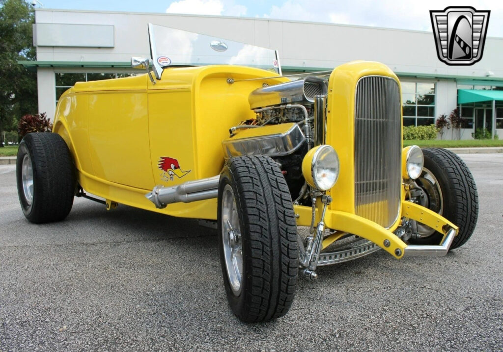 Yellow 1932 Ford Hot Rod / Hi-Boy Convertible 454 V8 Turbo 350  Availab